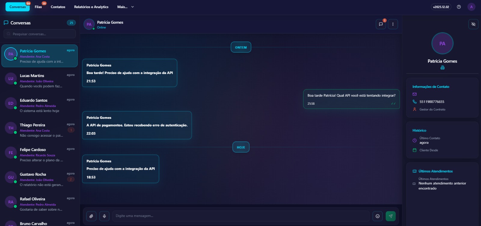 Dashboard com métricas e tickets do HugeTalk